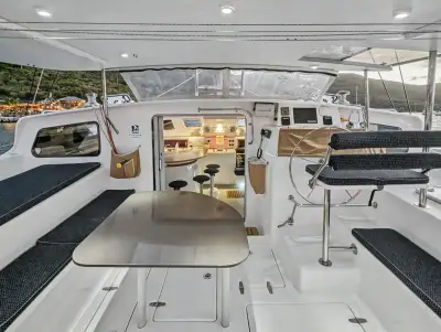 S/V Tropicalia — Voyage 500 catamaran